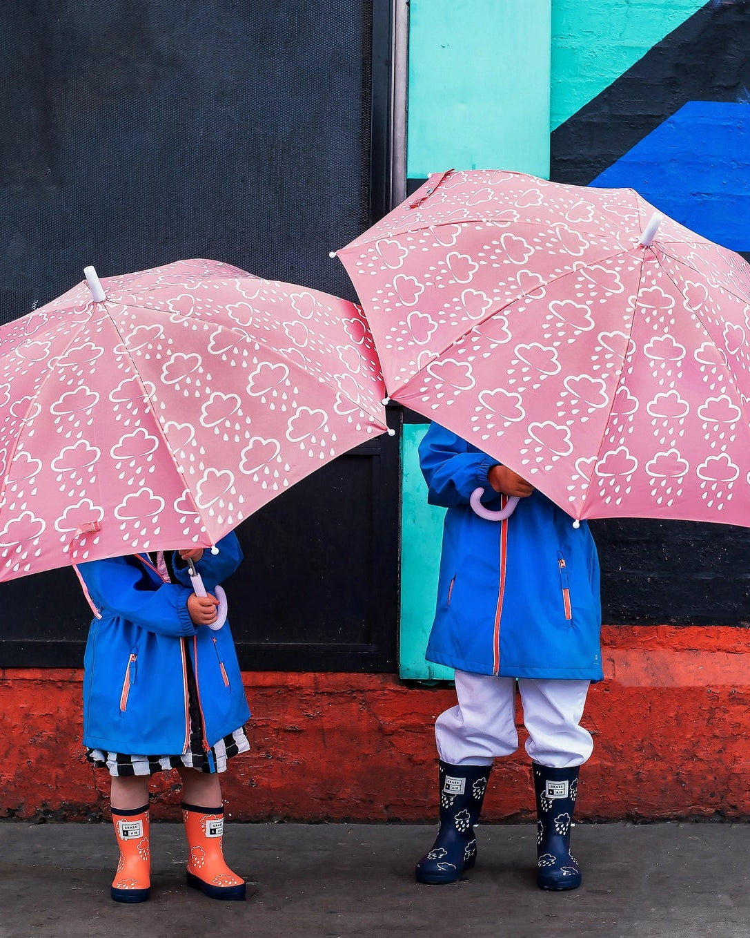 Colour-Revealing Umbrella in Baby Pink